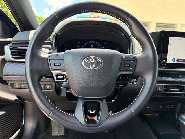 2025 Toyota Camry SE - Photo 13