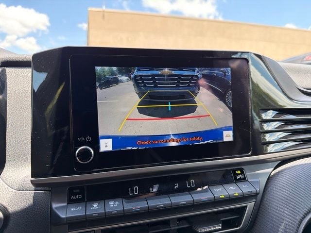 2025 Toyota Camry SE - Photo 17