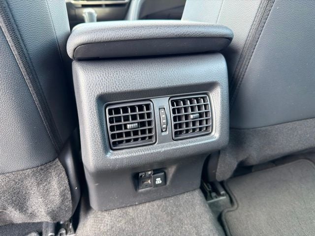 2025 Toyota Camry SE - Photo 27