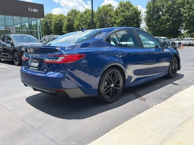 2025 Toyota Camry SE - Photo 8