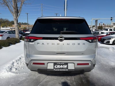 2025 Nissan Pathfinder SL