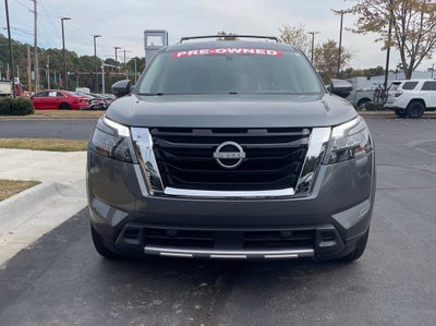 2025 Nissan Pathfinder Platinum Pano Roof, Leather, One Owner, Third Row