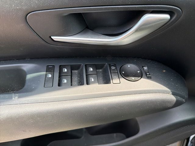 2025 Hyundai Tucson SE - Photo 10