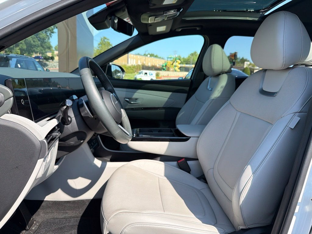 2025 Hyundai TUCSON Limited Clean Carfax, One Owner