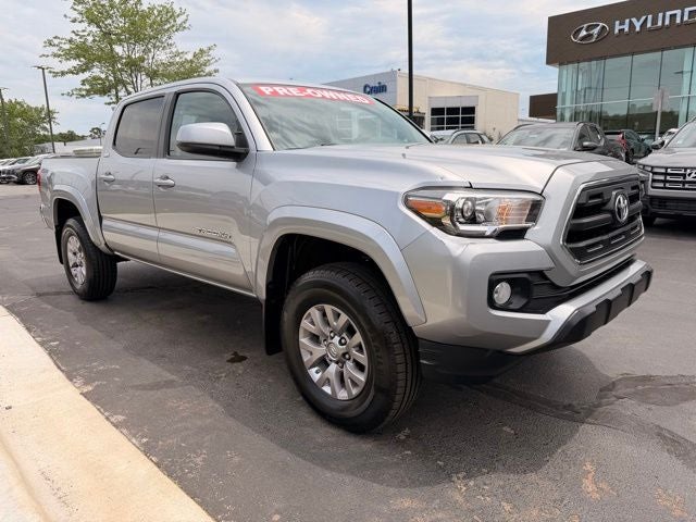Used 2017 Toyota Tacoma SR5 with VIN 5TFCZ5AN1HX050239 for sale in Little Rock
