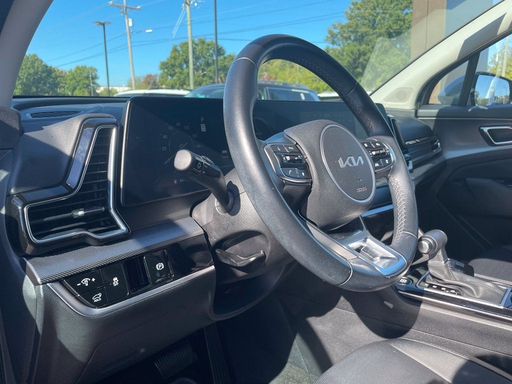 2025 Kia Sportage SX Pano Roof, Leather, One Owner