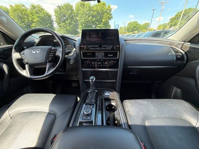 2024 INFINITI QX80 LUXE