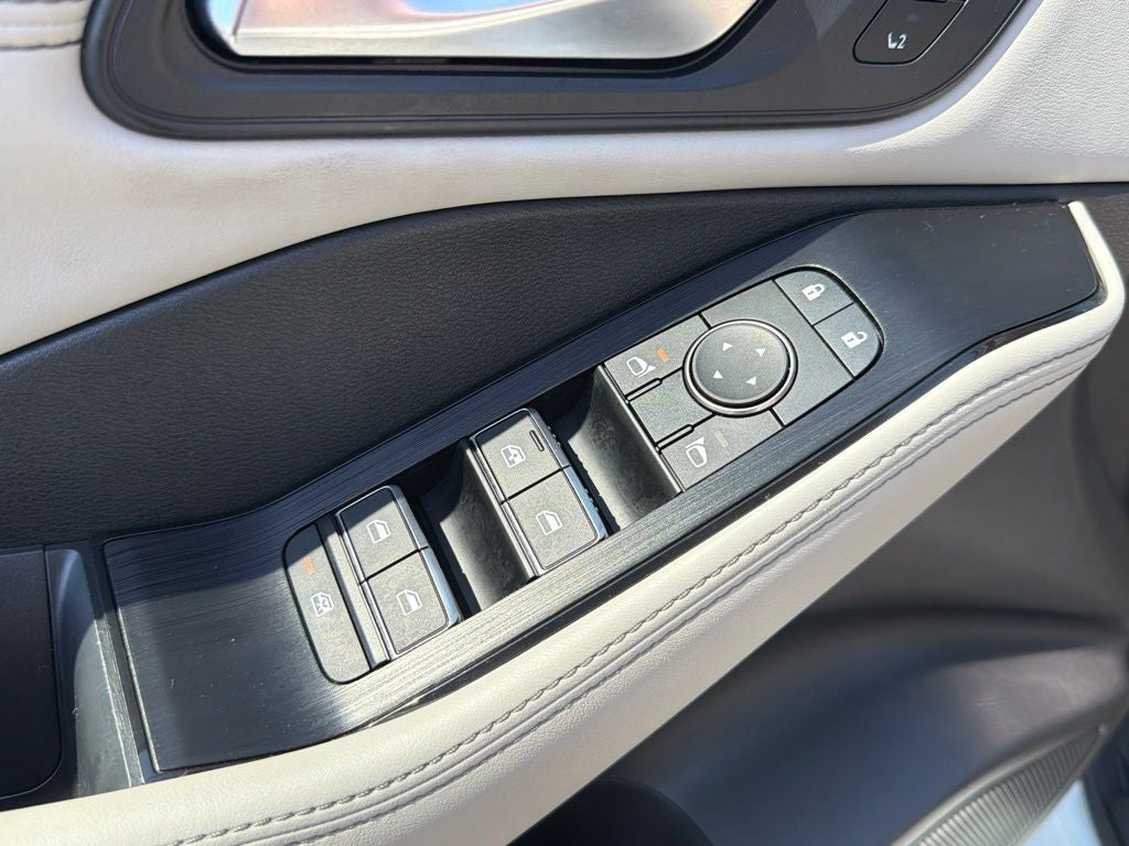 2023 Nissan Rogue SL Pano Roof, Clean CarFax, One Owner