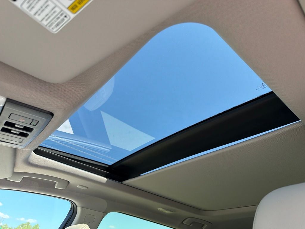 2023 Nissan Rogue SL Pano Roof, Clean CarFax, One Owner
