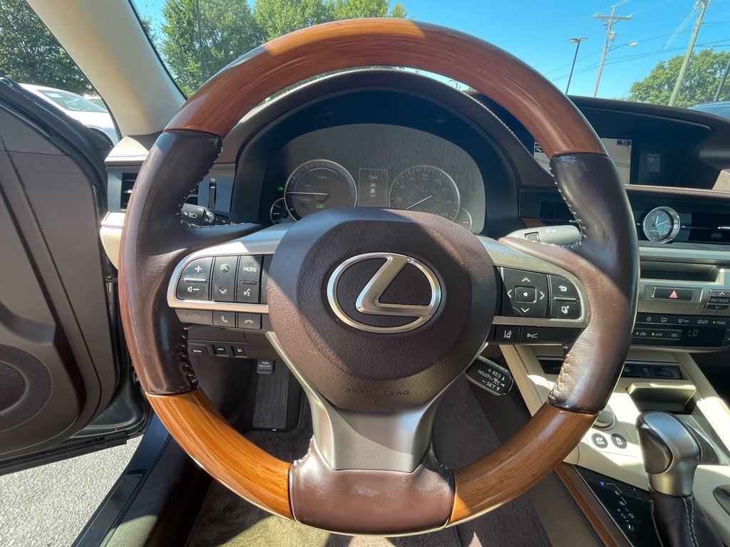 2016 Lexus ES 300h - Photo 14