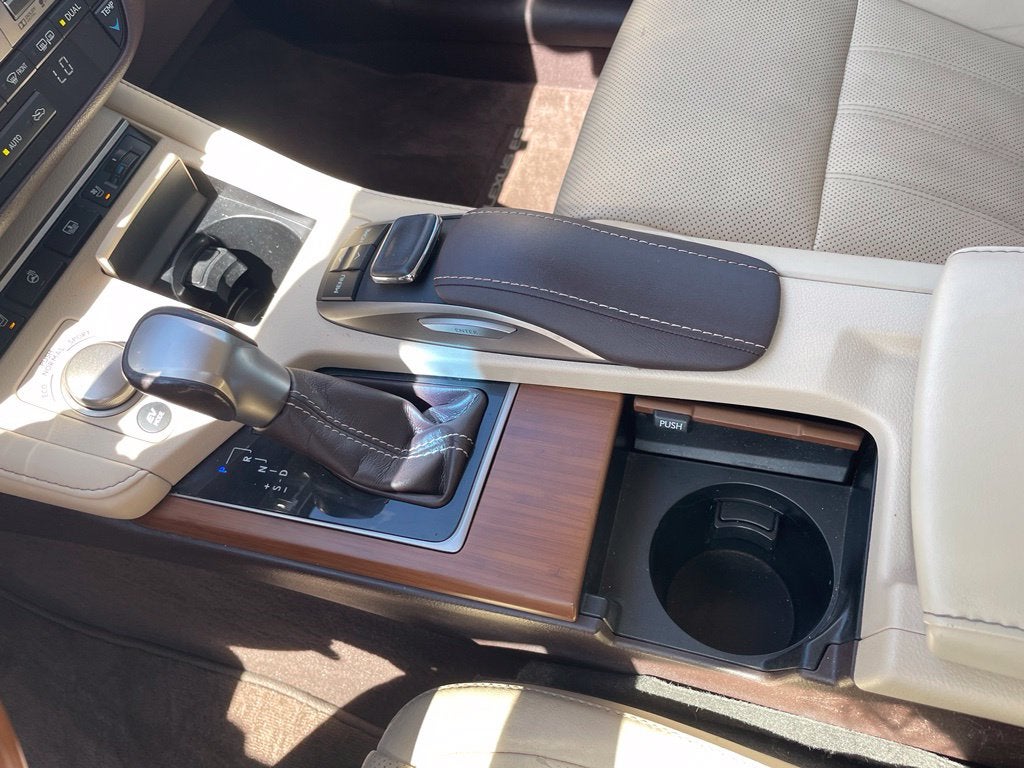 2016 Lexus ES 300h - Photo 22