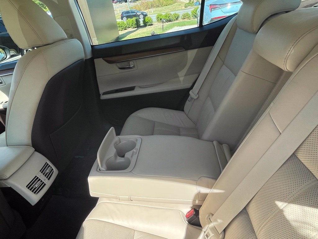 2016 Lexus ES 300h - Photo 29