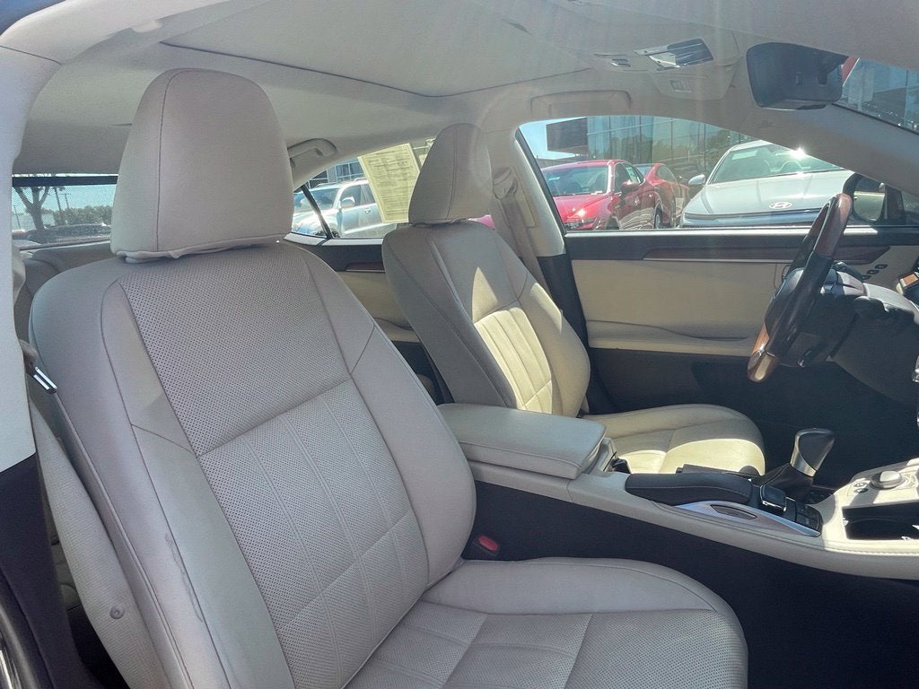 2016 Lexus ES 300h - Photo 34