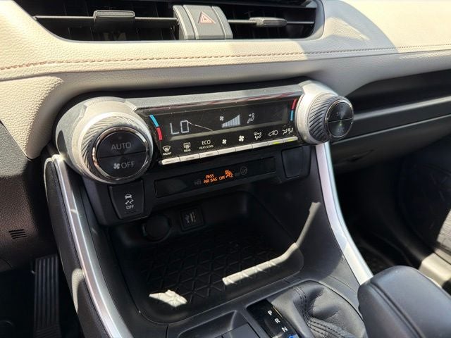 2025 Toyota RAV4 Hybrid XLE CARFAX 1-OWNER