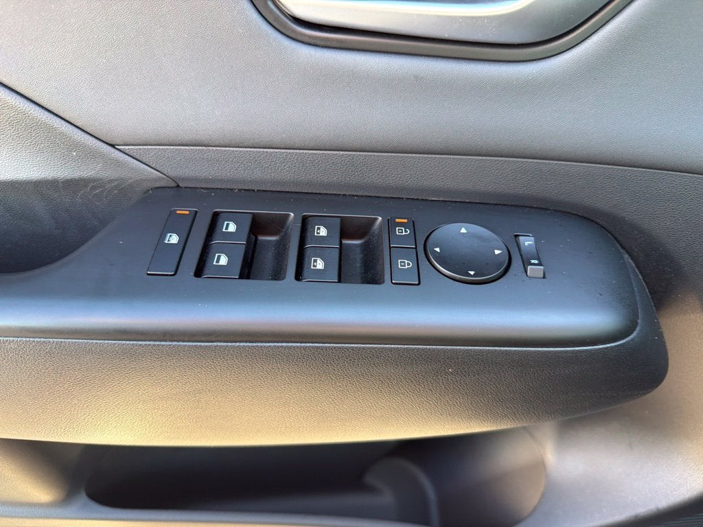 2024 Hyundai KONA Limited Moonroof, Leather, One Owner, Clean Carfax