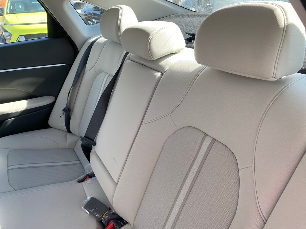 2025 Hyundai SONATA HYBRID SEL