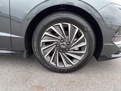 2025 Hyundai SONATA HYBRID SEL