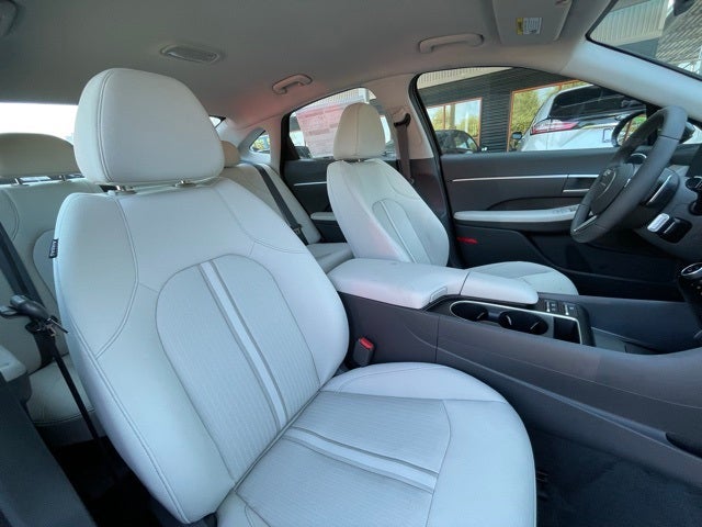 2024 Hyundai SONATA HYBRID SEL