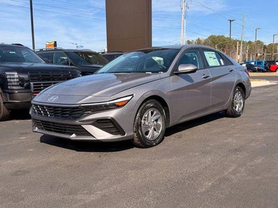 2026 Hyundai ELANTRA SE