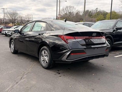 2026 Hyundai ELANTRA SE