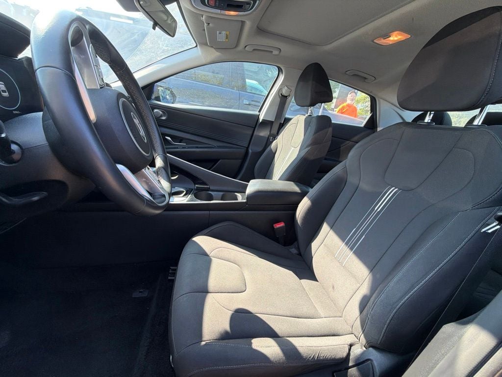 2025 Hyundai Elantra SEL - Photo 19