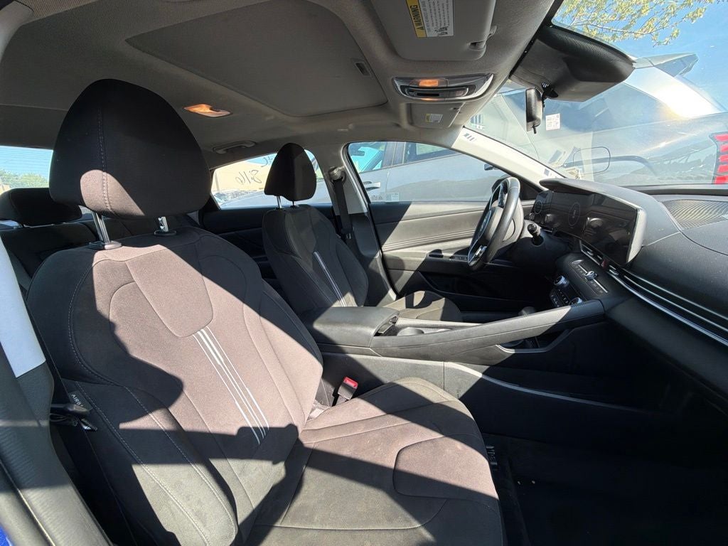 2025 Hyundai Elantra SEL - Photo 29