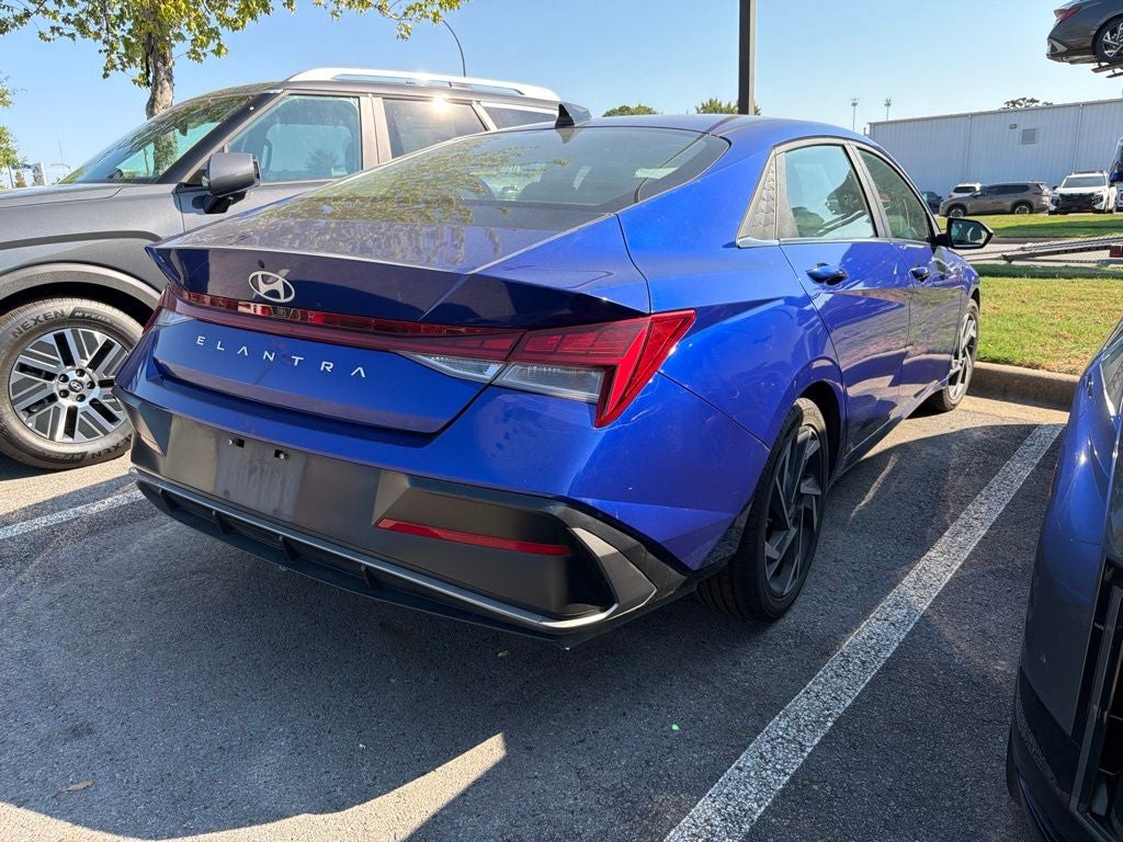 2025 Hyundai Elantra SEL - Photo 6