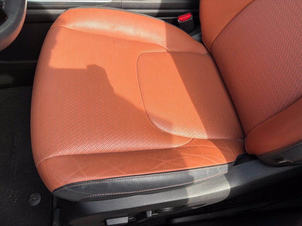 2023 Kia Carnival SX Prestige Clean CarFax, One Owner