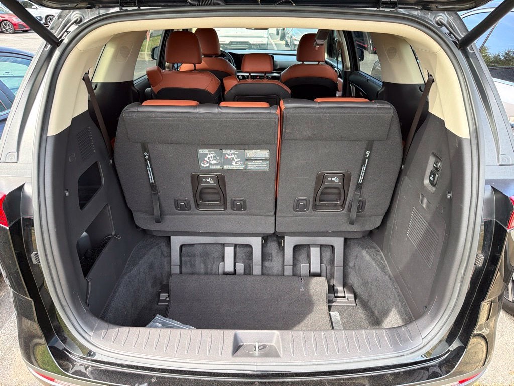 2023 Kia Carnival SX Prestige Clean CarFax, One Owner