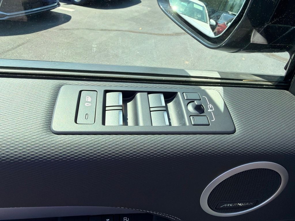 2025 Land Rover Discovery Dynamic SE CLEAN CARFAX 1-OWNER