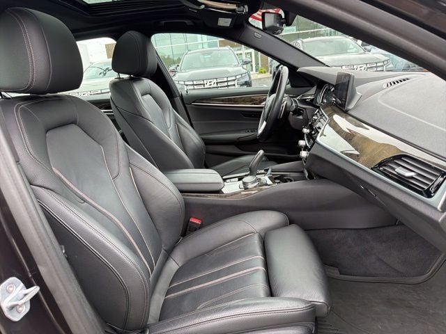 2019 BMW 5 Series 540i - Photo 30