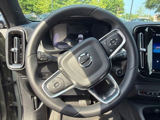 2024 Volvo XC40 B5 Core