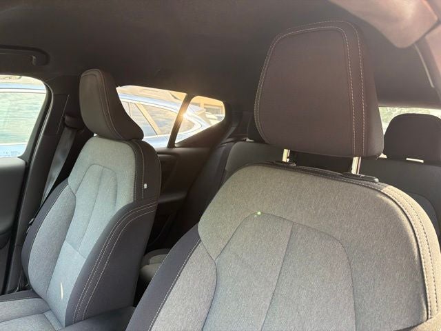 2024 Volvo XC40 B5 Core