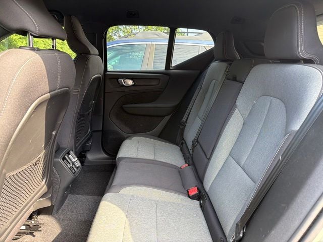 2024 Volvo XC40 B5 Core