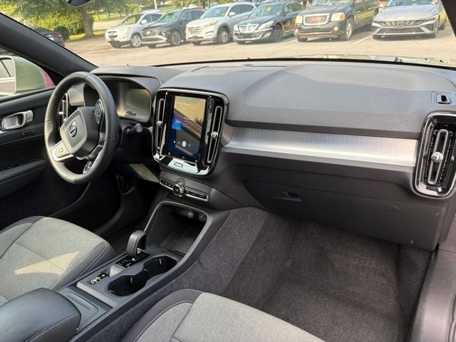 2024 Volvo XC40 B5 Core
