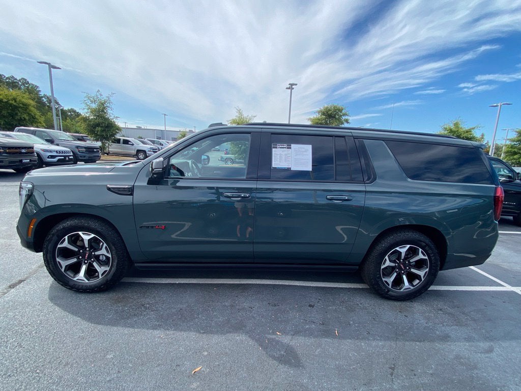 2026 GMC Yukon XL AT4 Ultimate AT4 Black Appearance-Night Vision