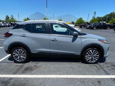 2022 Nissan Kicks SV