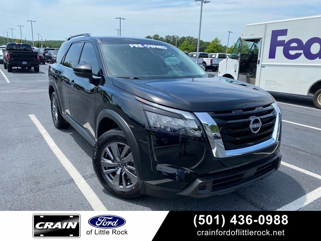 2025 Nissan Pathfinder SV