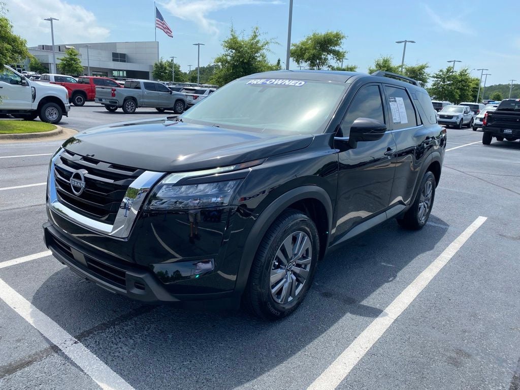2025 Nissan Pathfinder SV