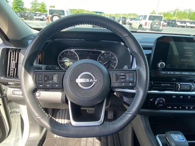 2022 Nissan Pathfinder SV