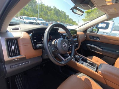 2023 Nissan Pathfinder Platinum