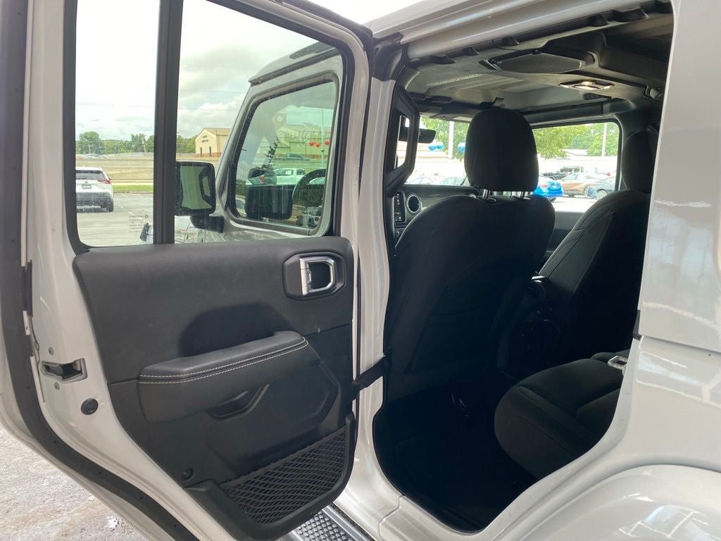 2022 Jeep Wrangler Unlimited Sahara - HARDTOP
