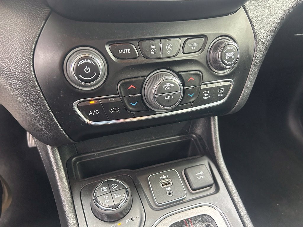 2020 Jeep Cherokee Trailhawk - 4WD