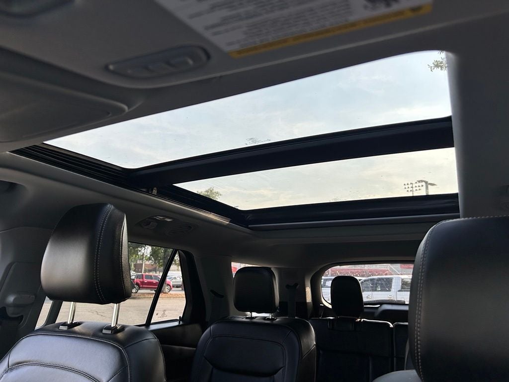 2023 Ford Explorer XLT - PANO SUNROOF