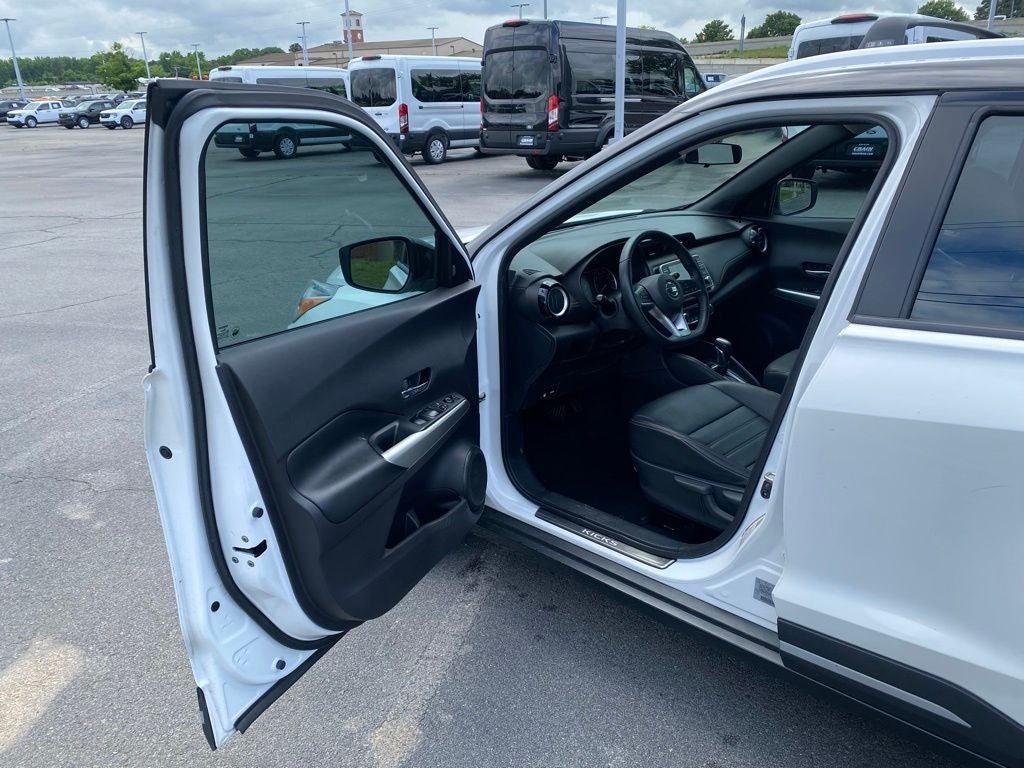 2020 Nissan Kicks SR