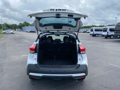2020 Nissan Kicks SR