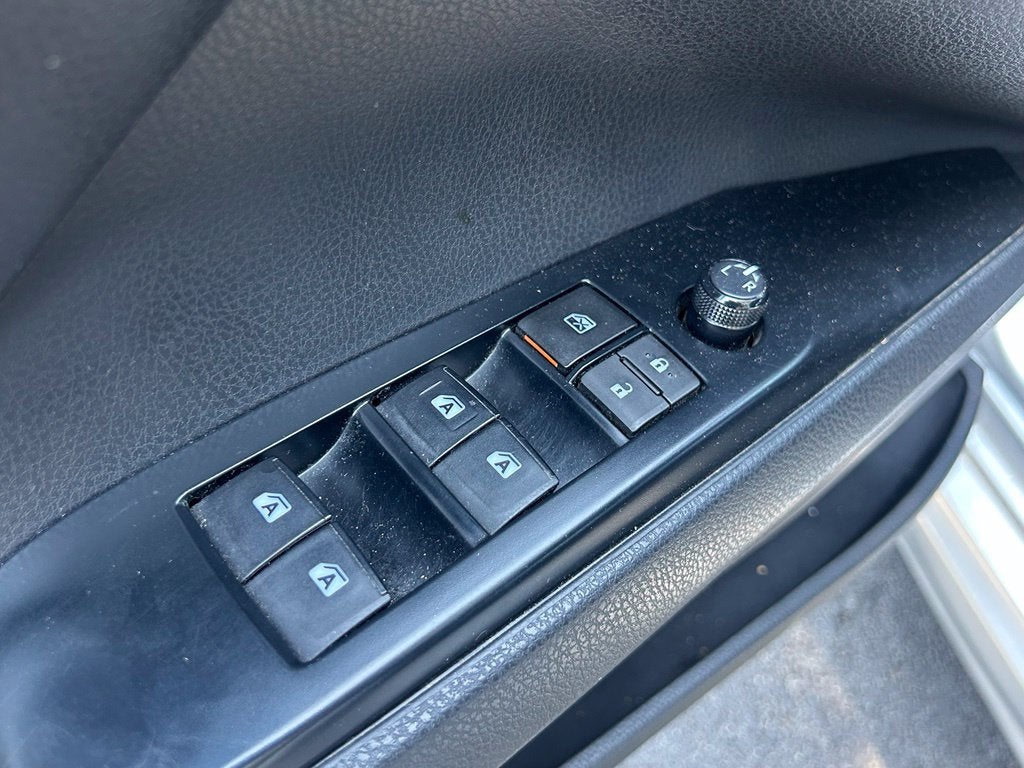 2019 Toyota Camry SE - FORD BLUE CERTIFIED