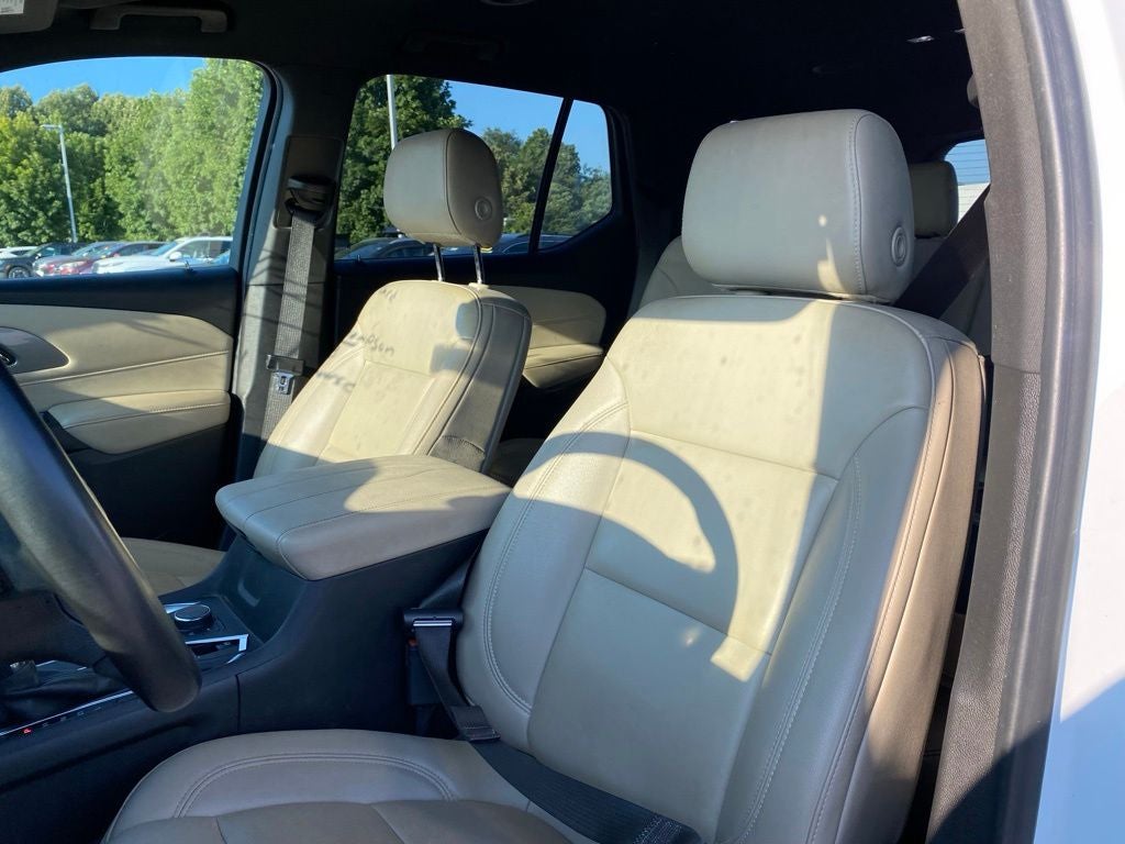 2023 Chevrolet Traverse LT Leather