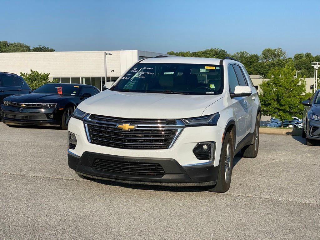 2023 Chevrolet Traverse LT Leather