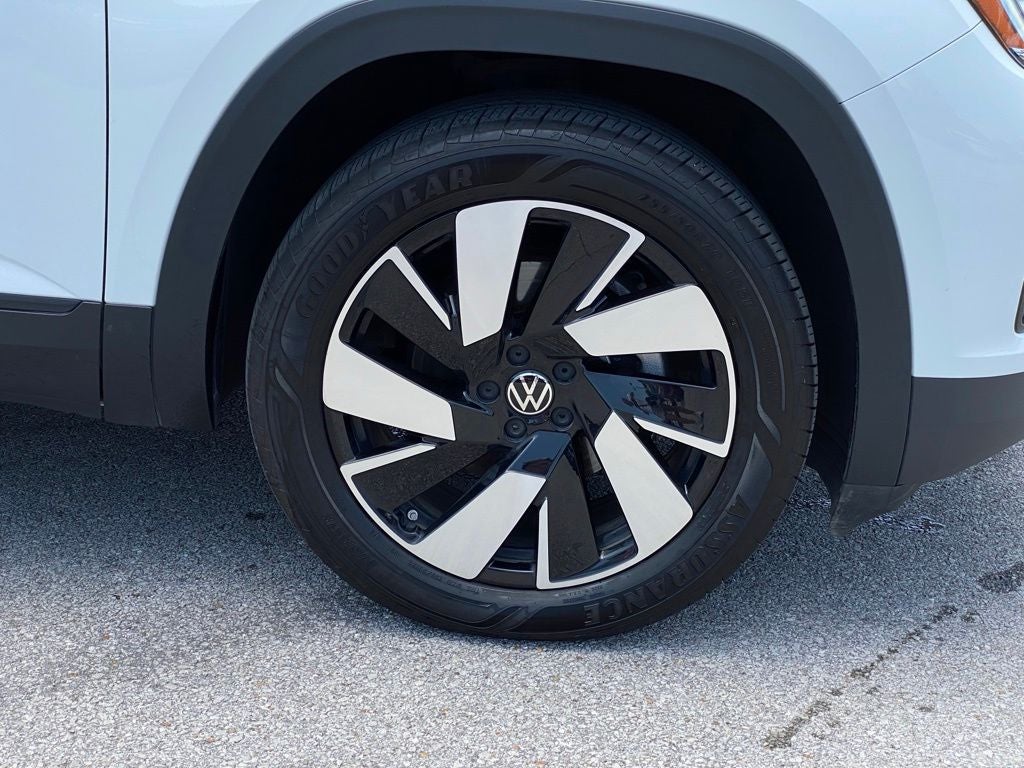 2024 Volkswagen Atlas Cross Sport 2.0T SE w/Technology